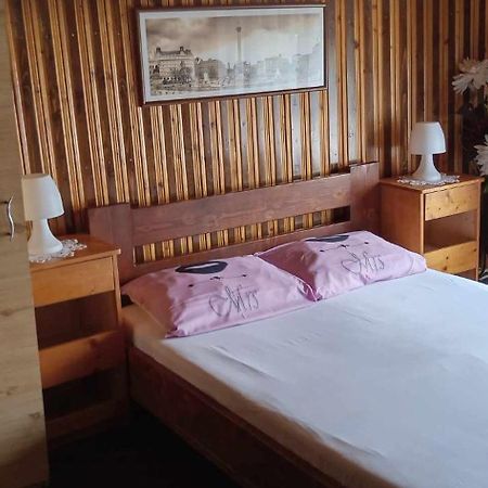 Hostel Intim 95 Ron Bîrlad Dış mekan fotoğraf