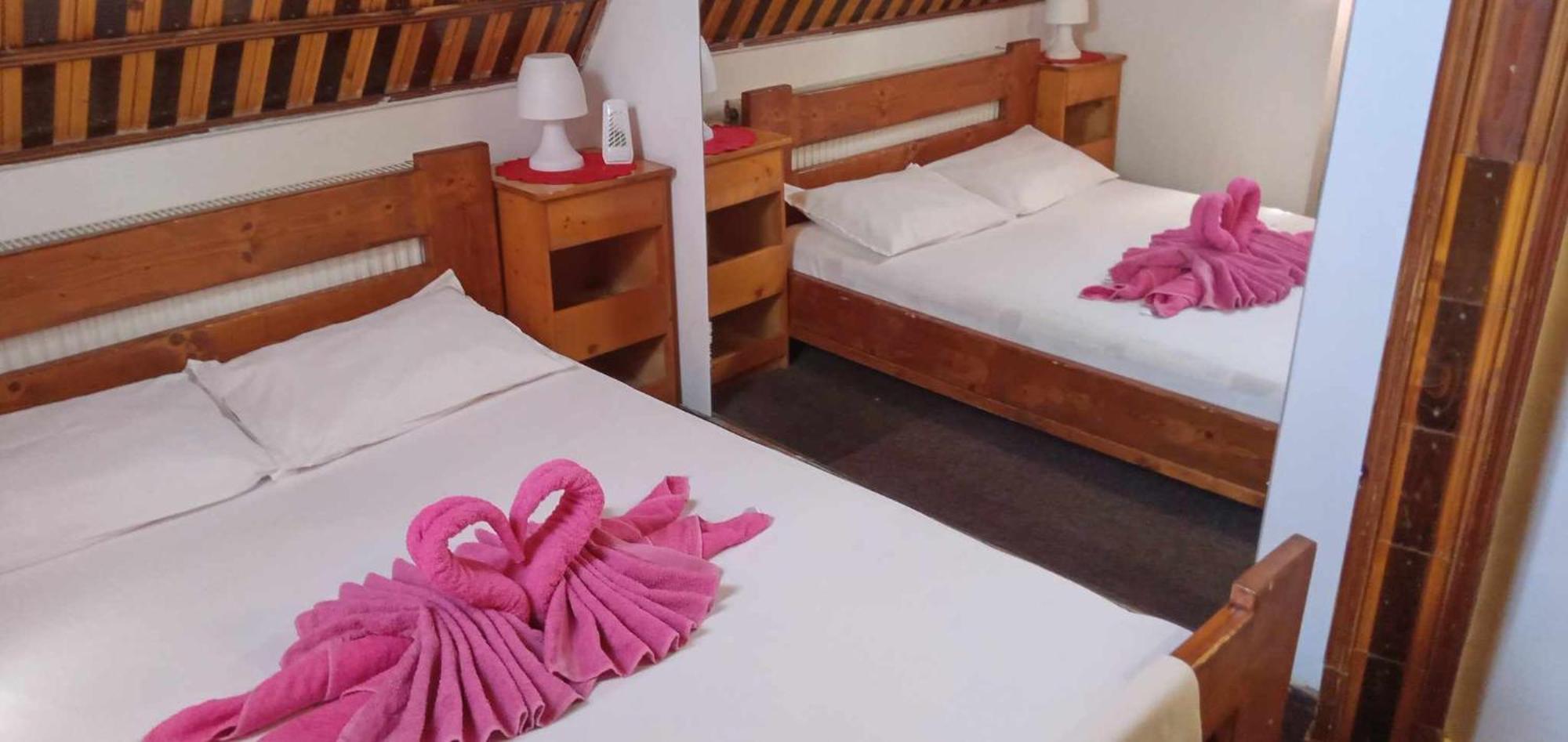 Hostel Intim 95 Ron Bîrlad Dış mekan fotoğraf