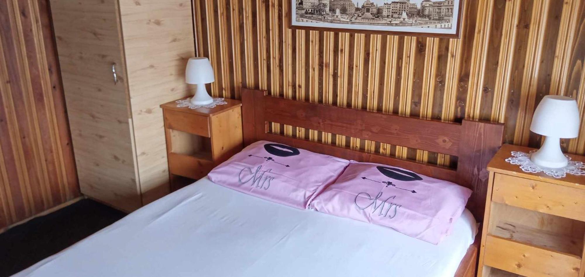 Hostel Intim 95 Ron Bîrlad Dış mekan fotoğraf