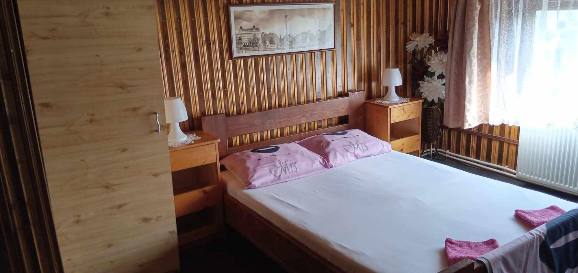 Hostel Intim 95 Ron Bîrlad Dış mekan fotoğraf